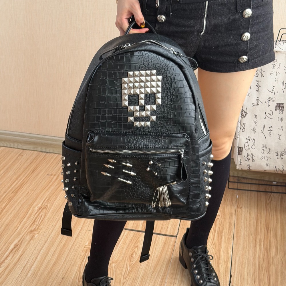 Fashion Backpack Women - Original Black Crocodile Pattern Skull Rivet